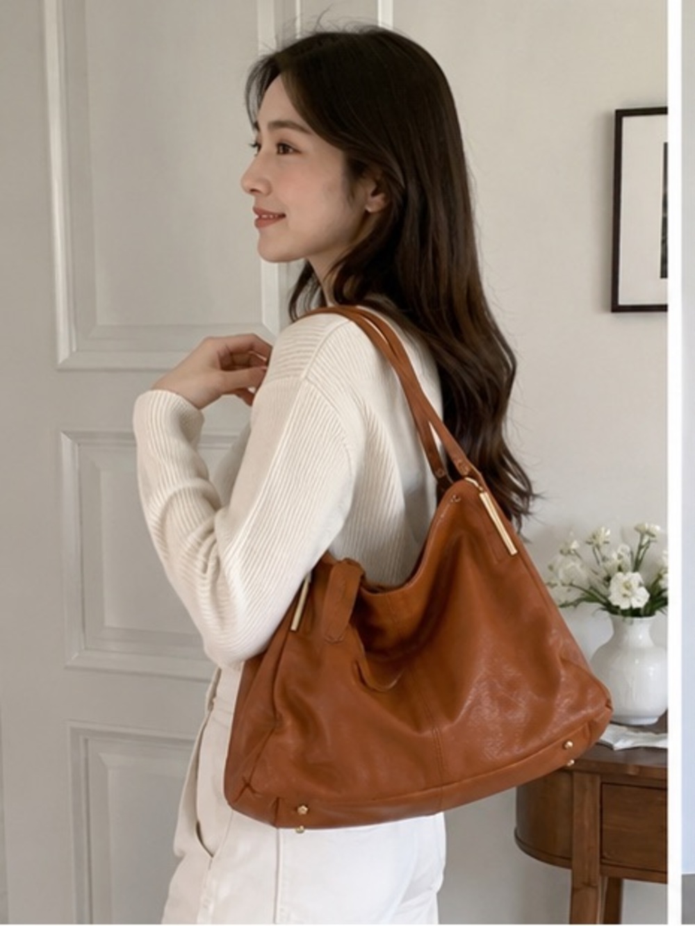 HeShe Classic Tan Leather Shoulder Bag